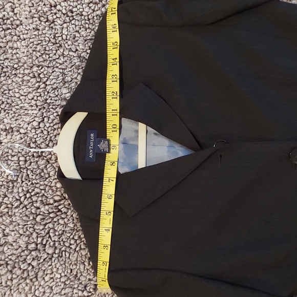 ANN TAYLOR PANT SUIT LINE (JACKET SIZE 4 PANTS SIZE 6) - Picture 6 of 10